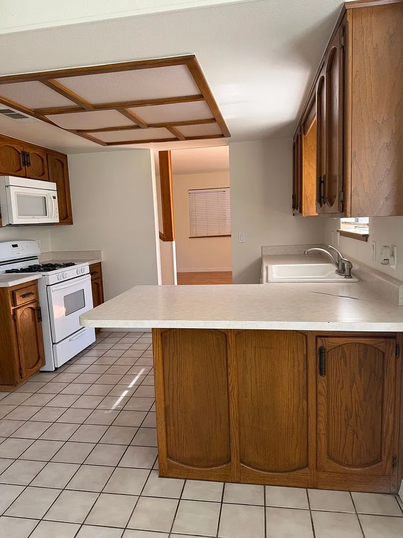 3 bedroom with office Country property — Photo 4