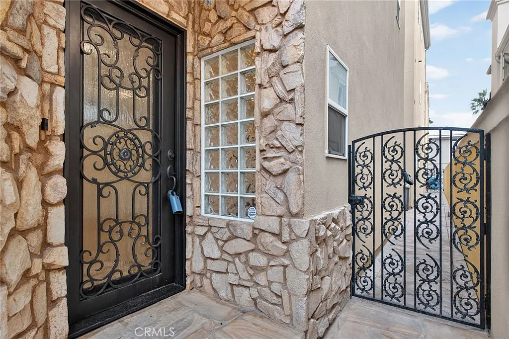 3 bed, 3.5 bath, 3495 sqft, $9,000 — Photo 4