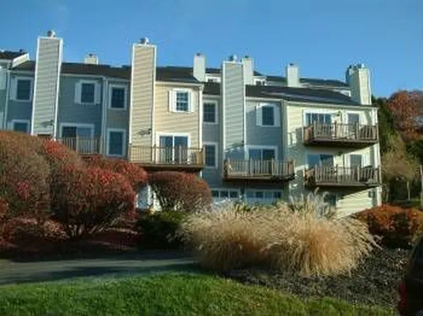 55 Mill Plain Rd Unit 6-3, Danbury, CT 06810