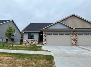 704 Creekside Dr, Tiffin, IA 52340