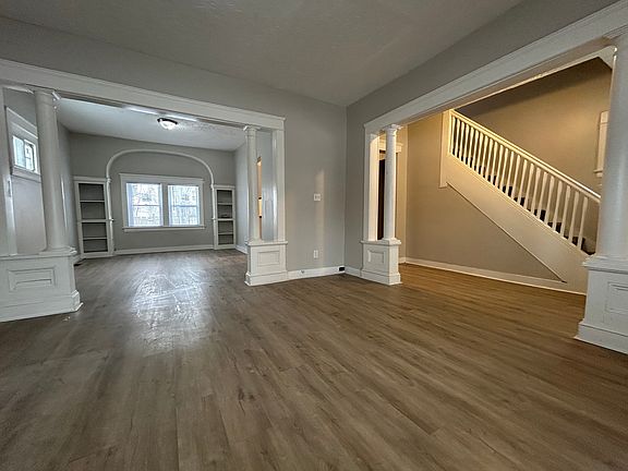 3rd image of 10726 Garfield Ave #1
