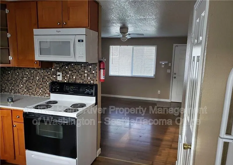 2 bed, 1.0 bath, 650 sqft, $1,550 — Photo 3