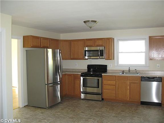 3rd image of 21505 Court St
