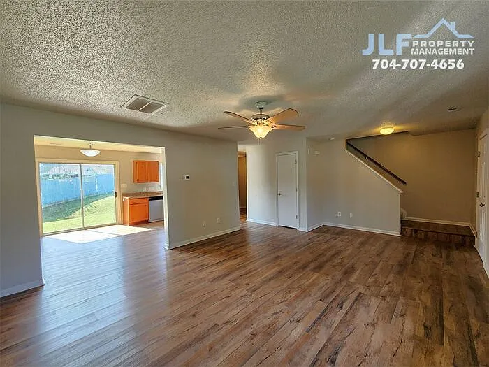 3 bed, 2.5 bath, 1665 sqft, $1,750 — Photo 3