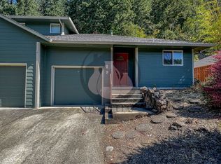 1201 S Water St APT P, Silverton, OR 97381