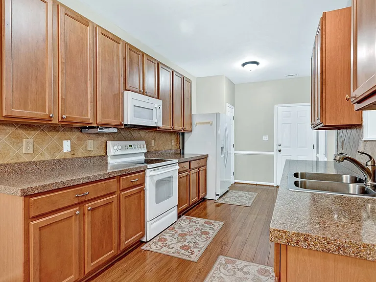 412 Cline Falls Dr — Photo 9