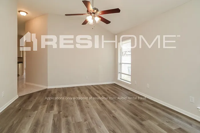 7866 Sawmill Trl — Photo 9