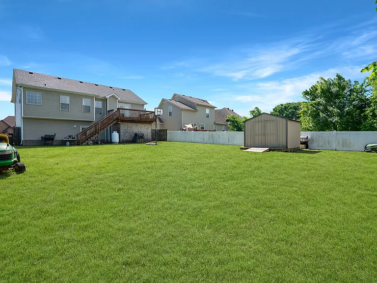 1213 Chinook Cir — Photo 27