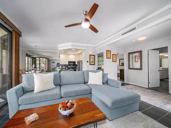 500 Kapalua Dr APT 14V2, Lahaina, HI 96761