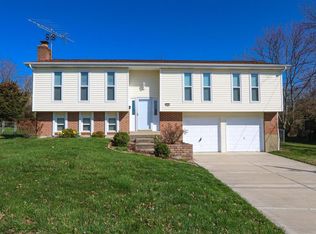 826 Clearfield Ln, Cincinnati, OH 45240