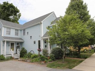37 Prospect St, Amesbury, MA 01913