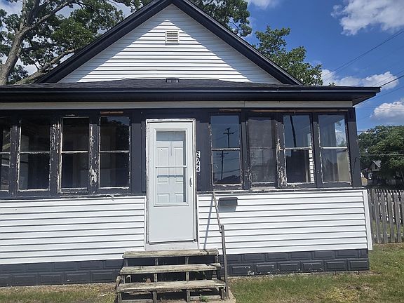 2nd image of 2744 8th St