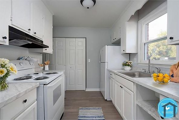 1st image of 823 E Lafayette St #832