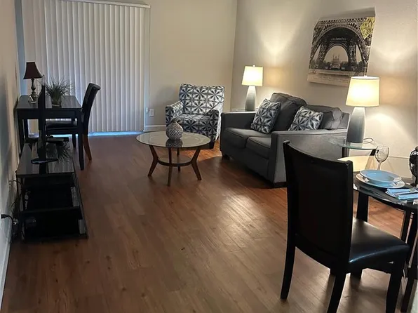 1969 Greenglen Dr APT 301, Saint Louis, MO 63122