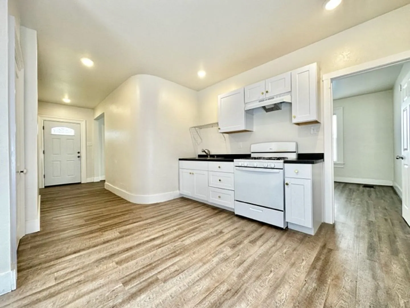 715 Pine Street — Photo 1