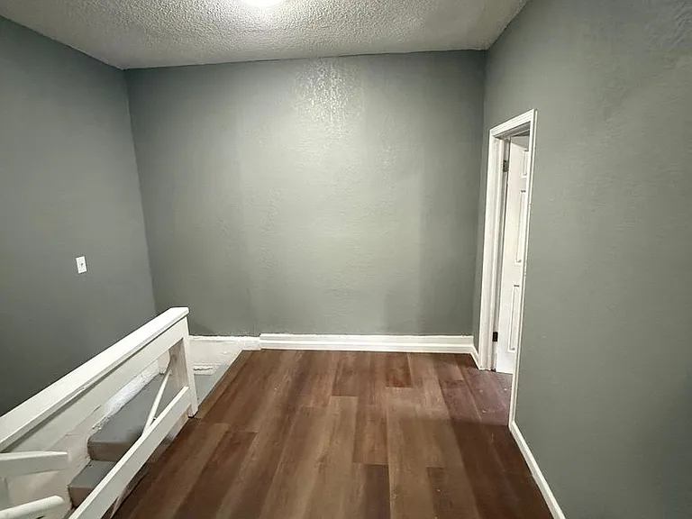 8410 Ruskin Way — Photo 3