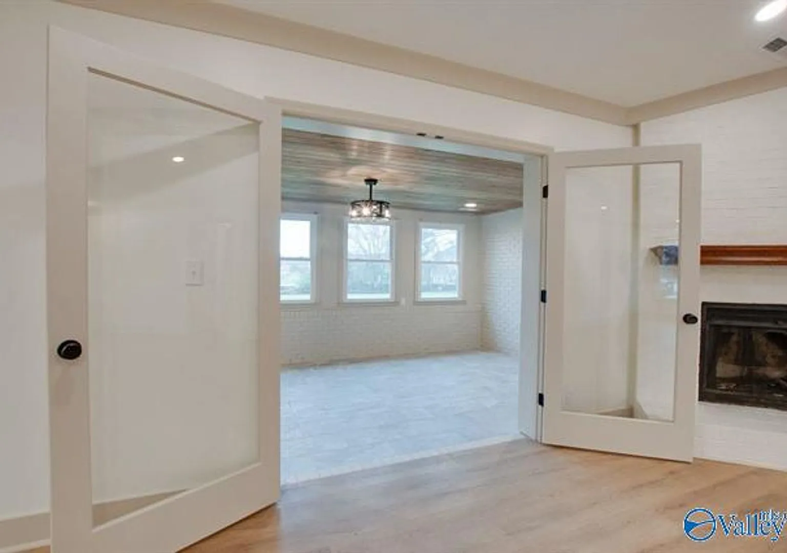 2042 Rosebury Lane — Photo 4