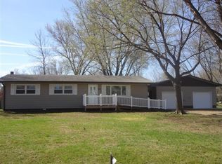 119 Cottonwood St, Yankton, SD 57078