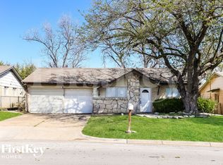 2907 E Mitchell St, Arlington, TX 76010