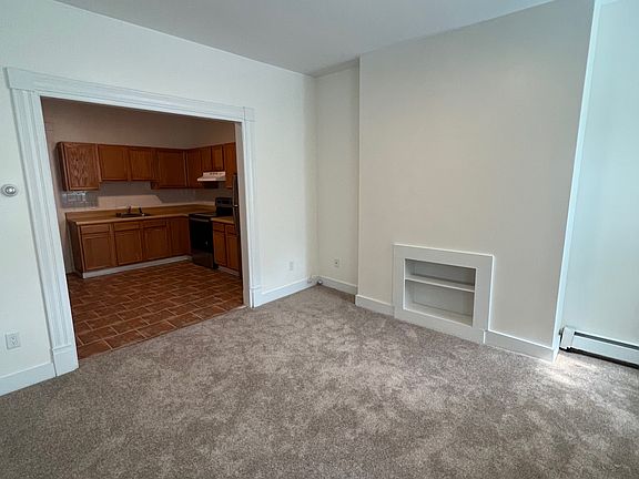 3rd image of 202 N Pearl St #1