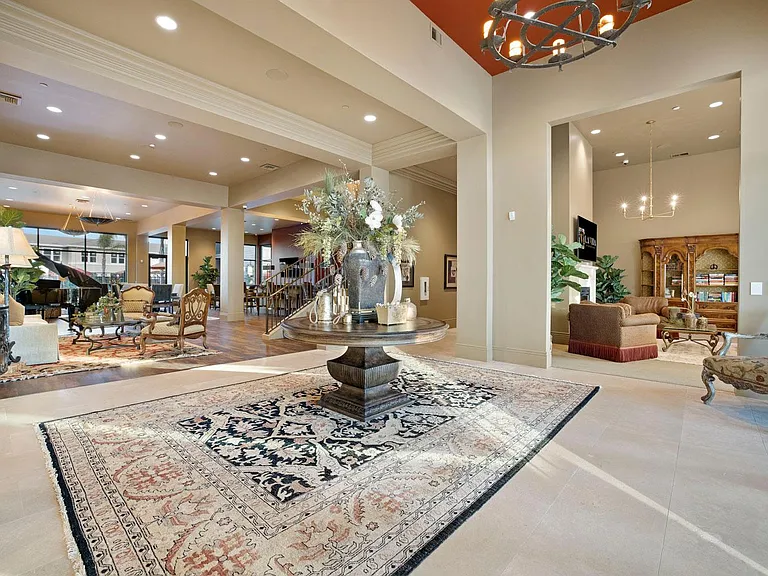 La Vida 55+ Luxury Living — Photo 18