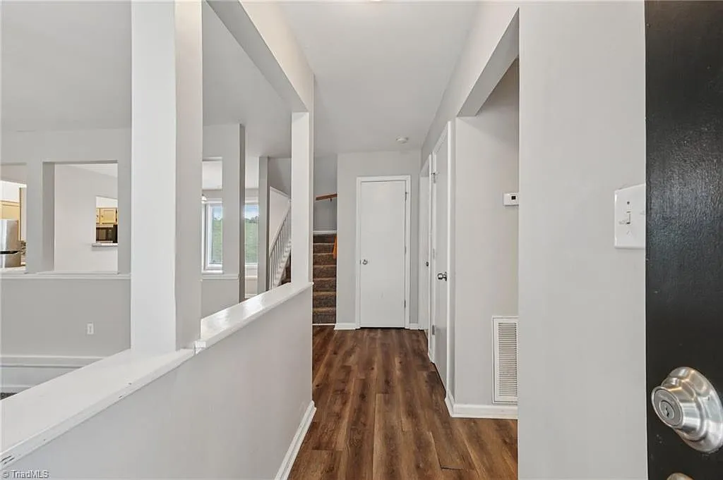 3221 Pipers Way — Photo 4