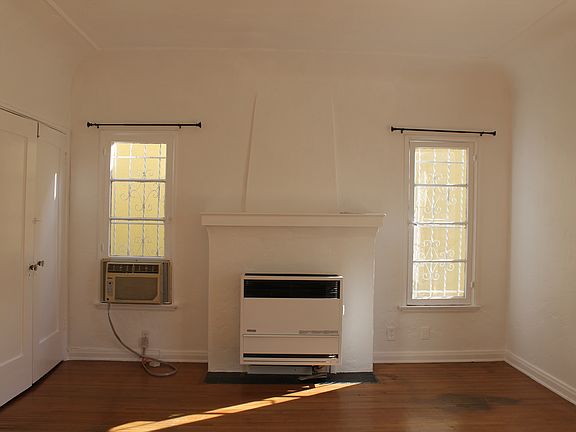 3rd image of 1621 Silver Lake Blvd APT 101