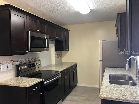3rd image of 1605 Little River Dr #3