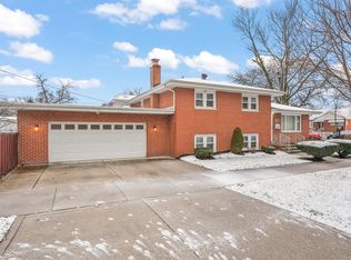 14101 Greenbay Ave, Burnham, IL 60633