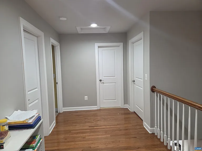 2441 Winthrop Dr — Photo 15