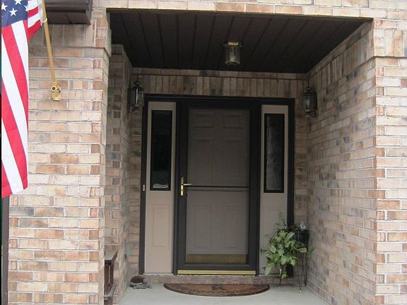 4th image of 104 Lake Front Dr