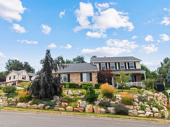 2nd image of 557 S Moss Hill Dr