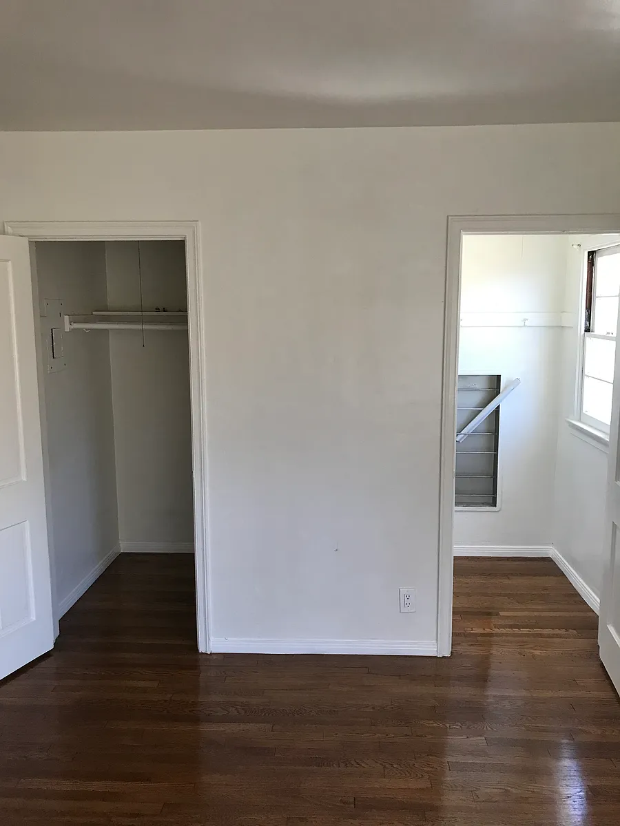 Building Photo - 1803 W 36th St