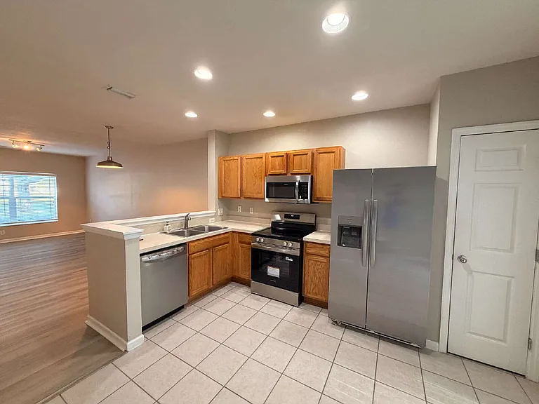 4430 SW 49th Ave — Photo 11