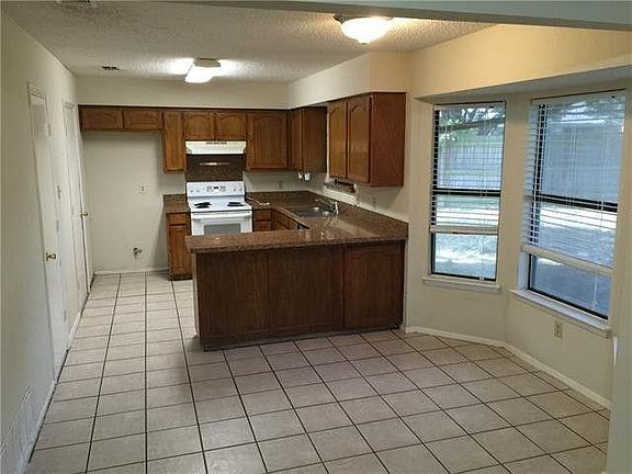 3rd image of 6102 Suffolk Dr