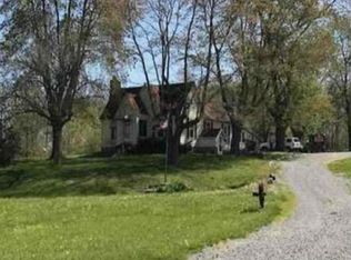 306 E Cottonwood Ln, Mc Leansboro, IL 62859