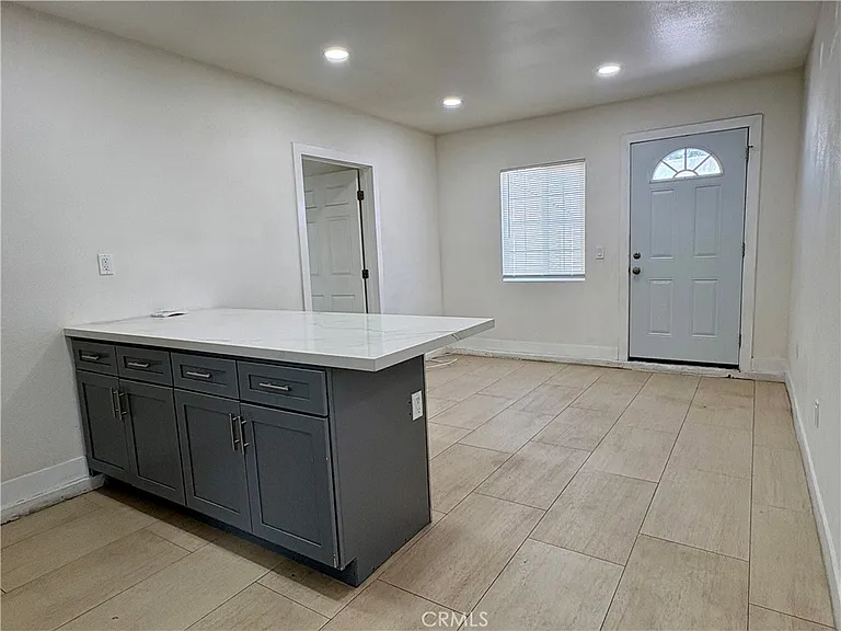 296 N Allen St — Photo 12