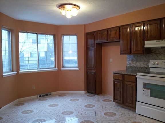 4th image of 179 Tall Oaks Dr Unit C