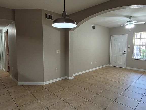 3rd image of 142 SW Peacock Blvd APT 102-22-102