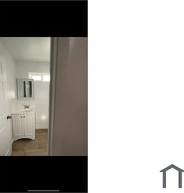 2nd image of 1031 W Lee Dr #B