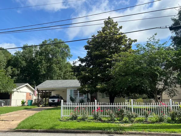 849 E Grolee St, Opelousas, LA 70570