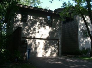 9731 Mill Creek Dr, Eden Prairie, MN 55347