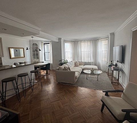 3rd image of 2052 N Lincoln Park W APT 503