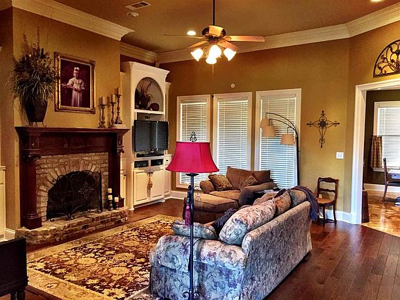 5th image of 1018 Heritage Dr