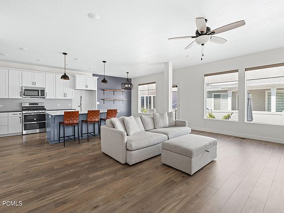 5th image of 4688 W Camellia Ln