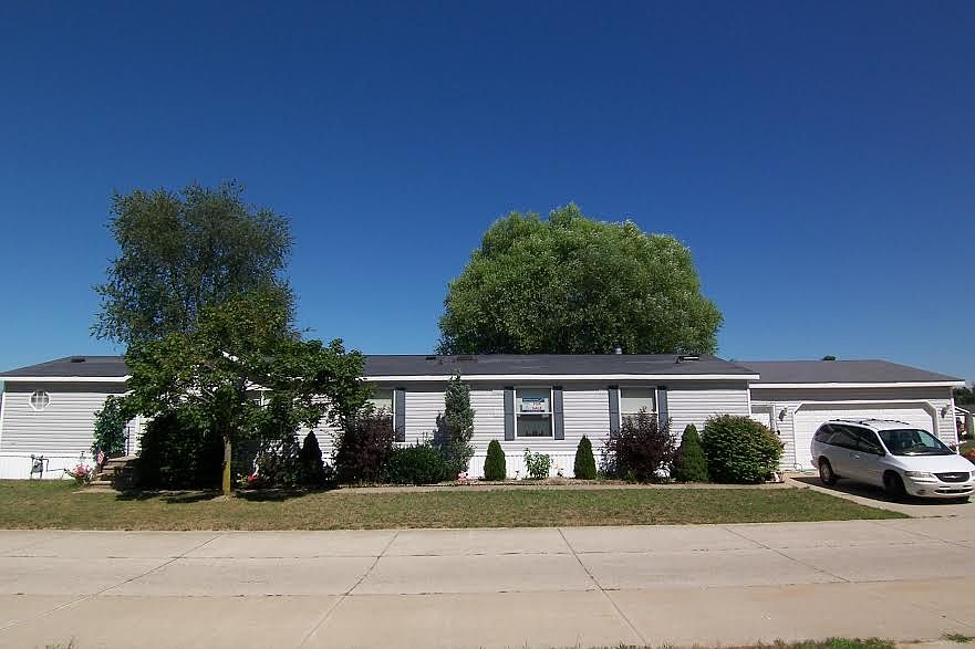 1st image of 9060 Pine Lake Pl