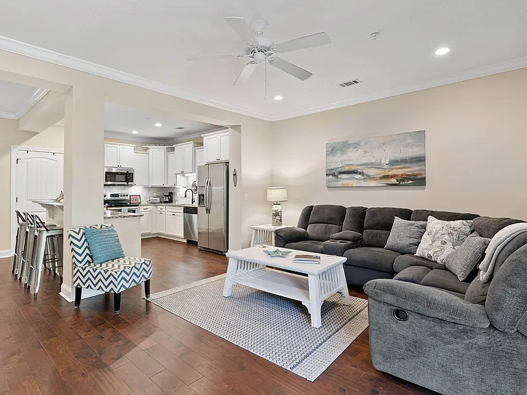 807 Mariners Cir — Photo 13