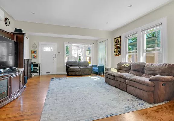 5th image of 8308 125th St