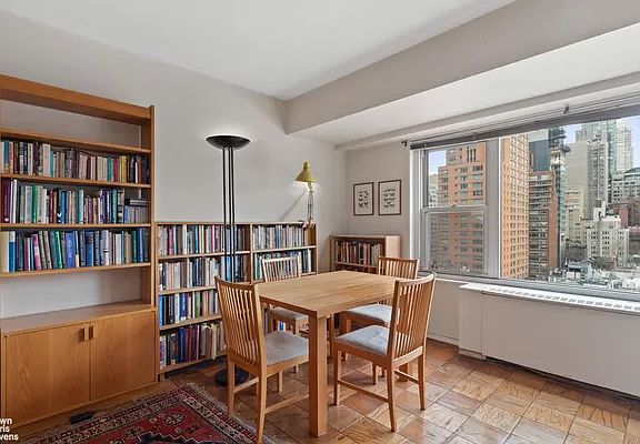 2nd image of 224 E 60th St APT 14A