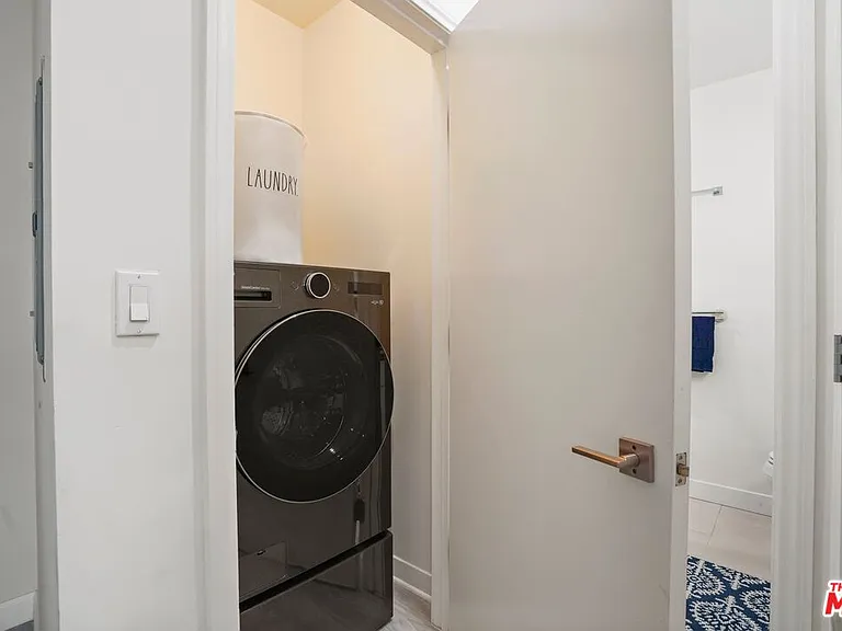 1100 Wilshire Blvd #3307 — Photo 14